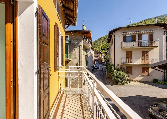 Apartmán La Rondinella 2 Bedr 10 Min From Bernina Exp Stazzona